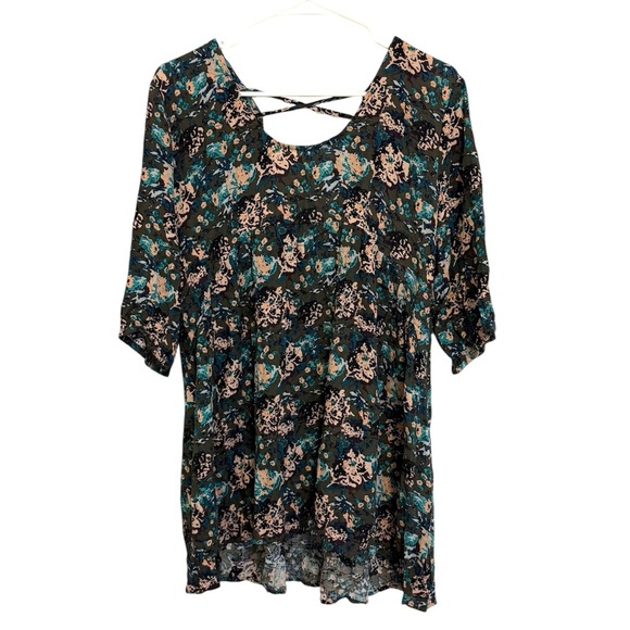 knot sisters Tops - 2/$25 Knot Sisters - Black Floral 3/4 Length Sleeve Blouse/Tunic